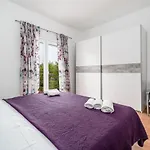 Prázdninový dům House Josip